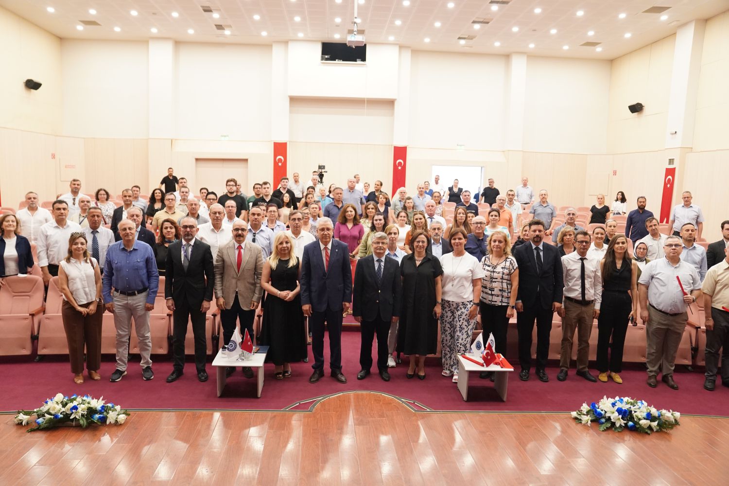 ++Ege Üniversitesi 15 Temmuzda Bir Kez Daha Tek Yürek Oldu (28)