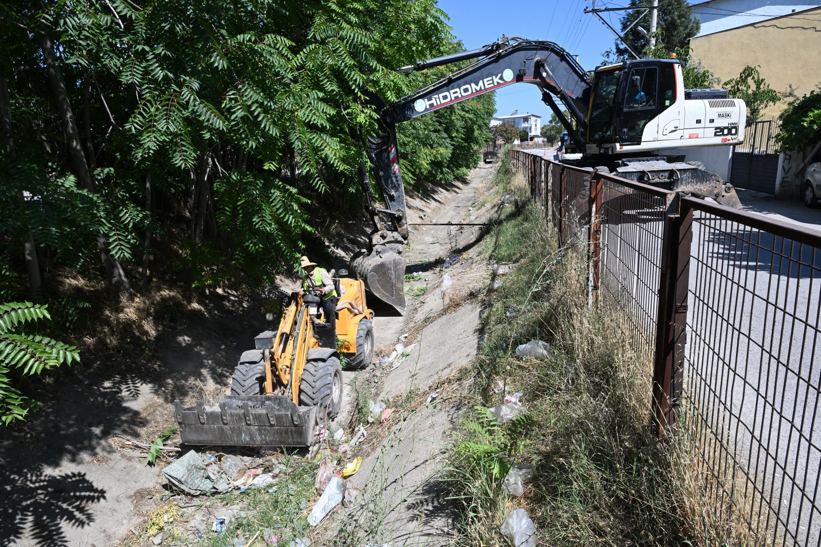 Fevzi Çakmak Mahallesi’nde Sulama Kanalları Temizlendi (2)