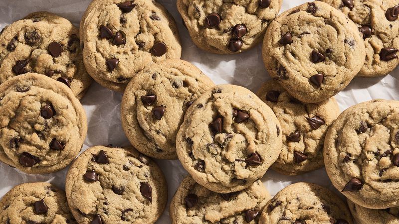 Homemade Chocolate Chip Cookies 36600 1 Hero V1 16X9