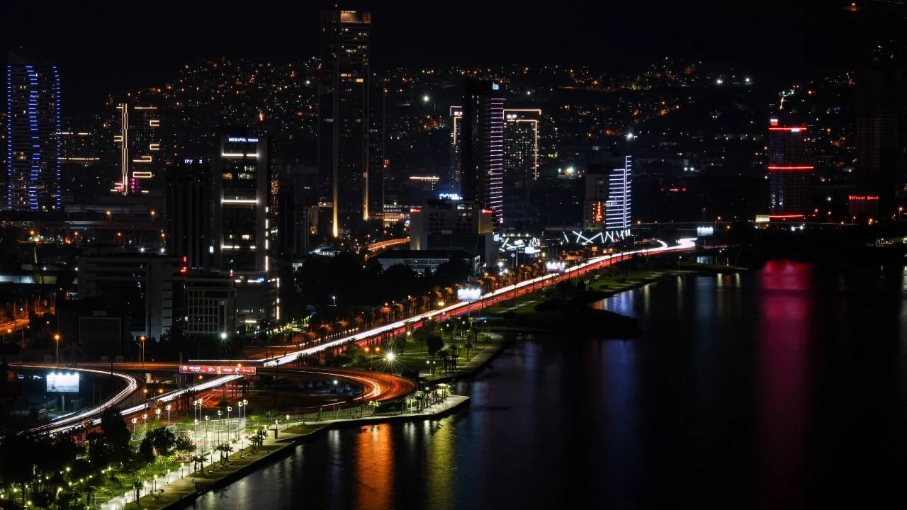 Izmir Gece
