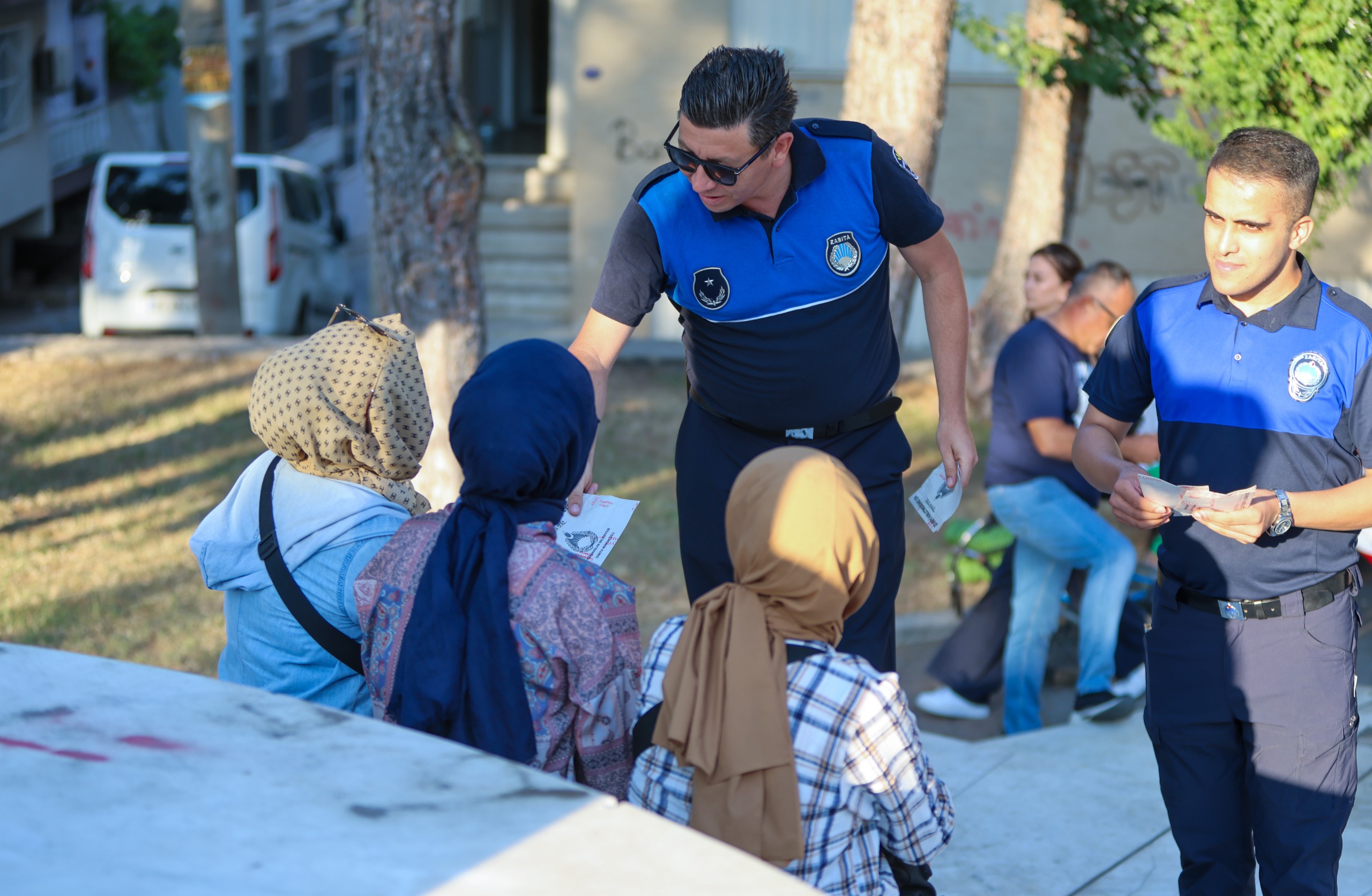 Karabağlar ’Da Temiz Çevre İçin Yeni Uygulama (7)