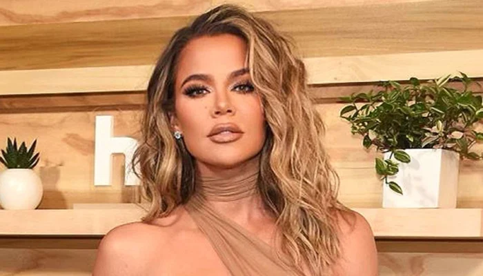 Khloe Kardashian (2)