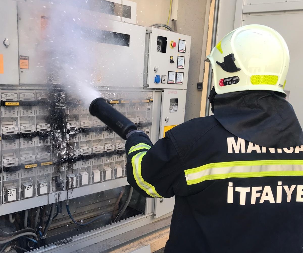 Manisa İtfaiyesi’nden Aşırı Sıcaklarda Elektrikli Aletlere Dikkat Uyarısı (5)-1