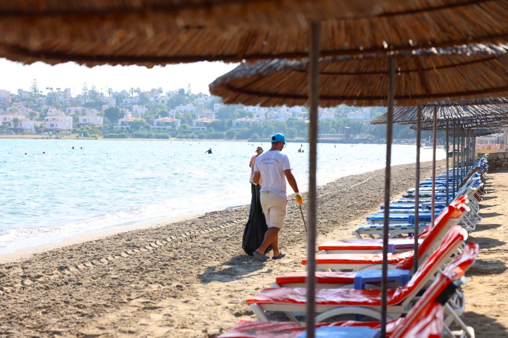 Çeşme Belediyesinden 19 Plajda 7 24 Temizlik 9