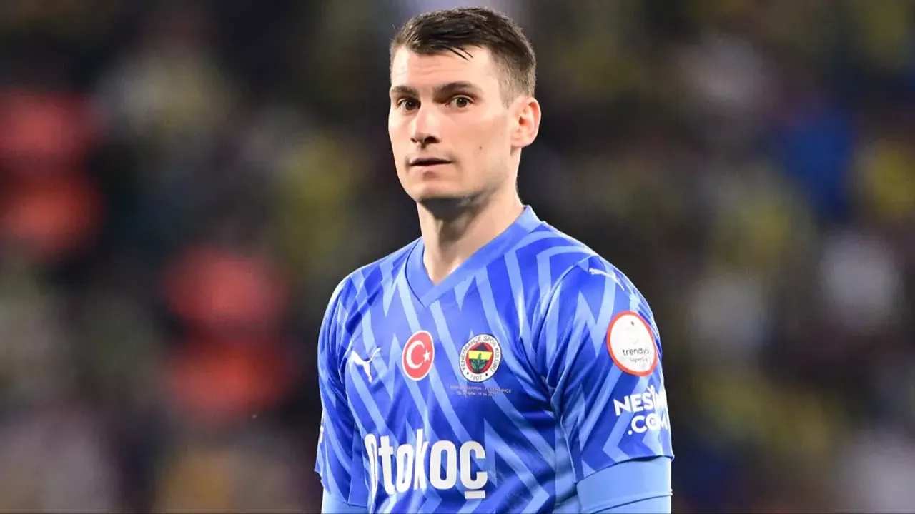 Dominik Livakovic Kendine 327 2 41