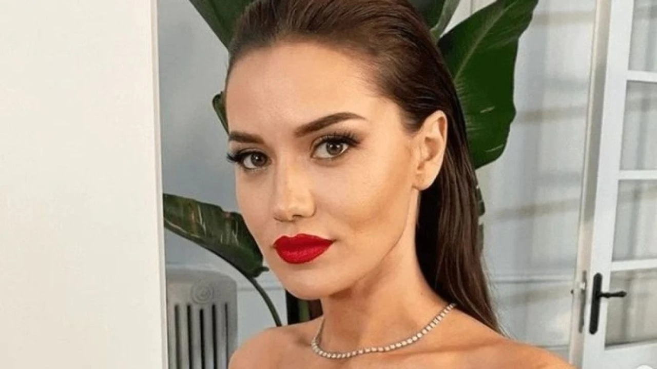 Fahriye Evcen-1