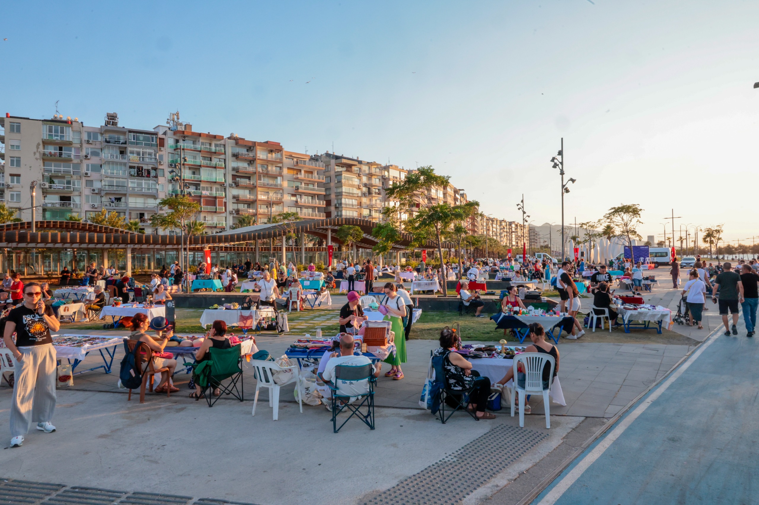 Gece Kermesi, Karantina Meydanı’na Renk Kattı (2)