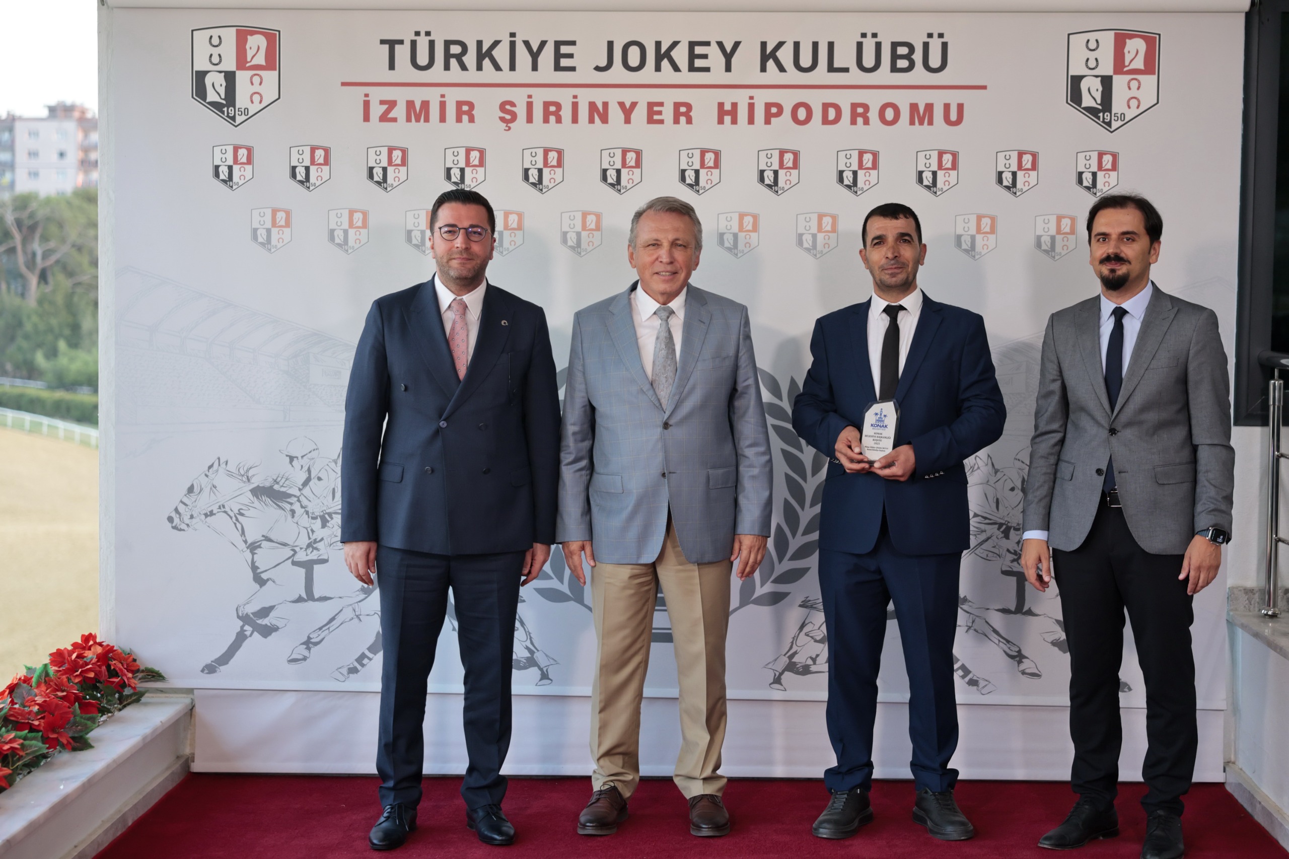 Konak Belediye Başkanlığı Koşusu’nu Gutshot Kazandı (4)