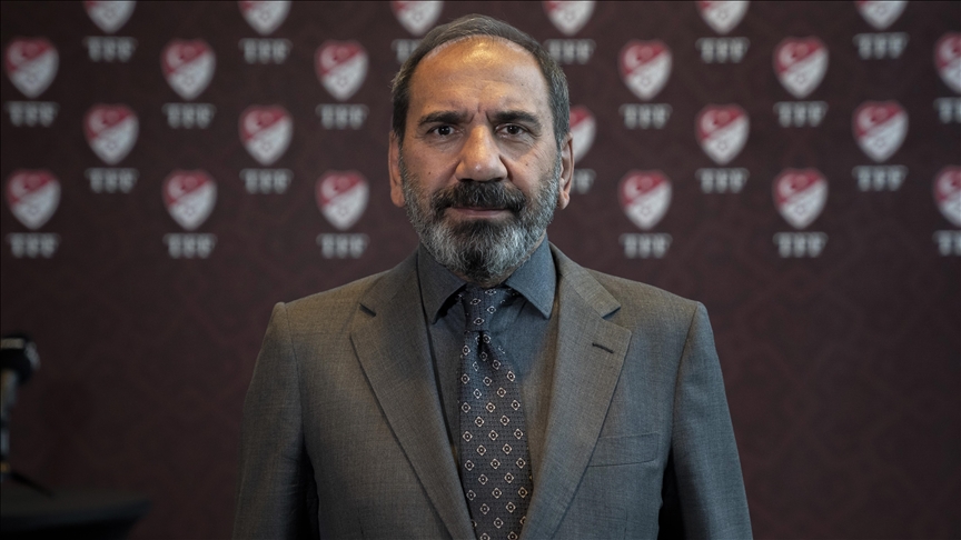 Mecnun Otyakmaz