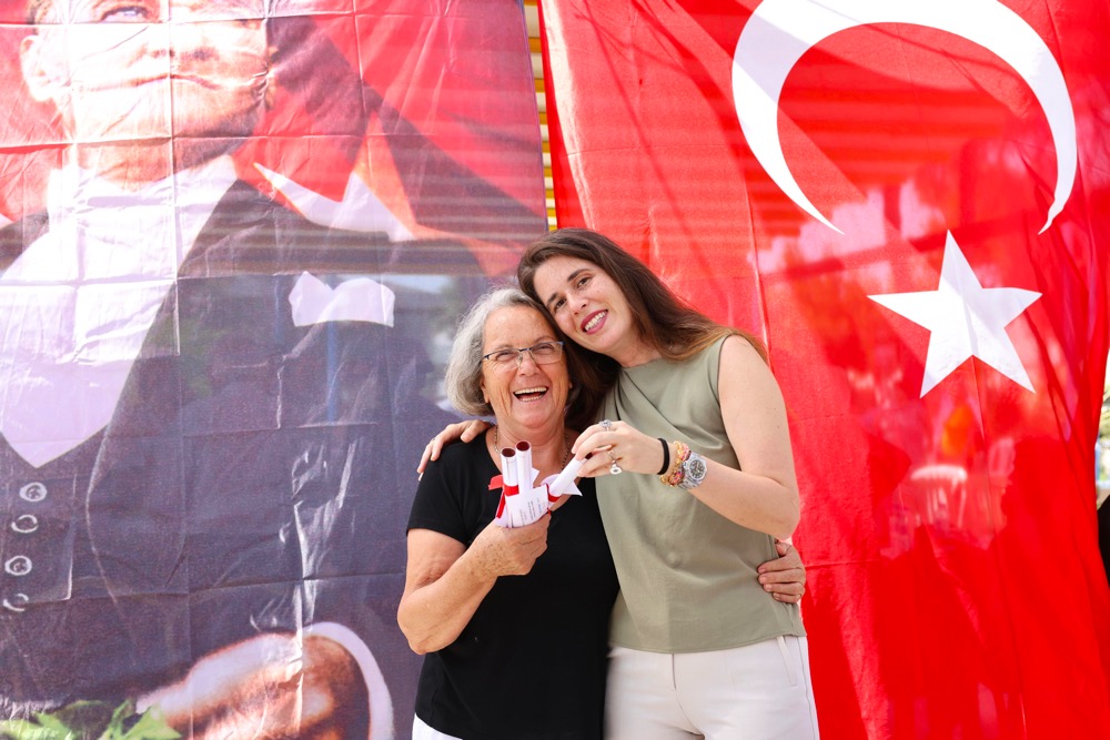 Başkan Denizli, Çeşme’de 32 Yıllık Tapu Sorununu Çözdü8
