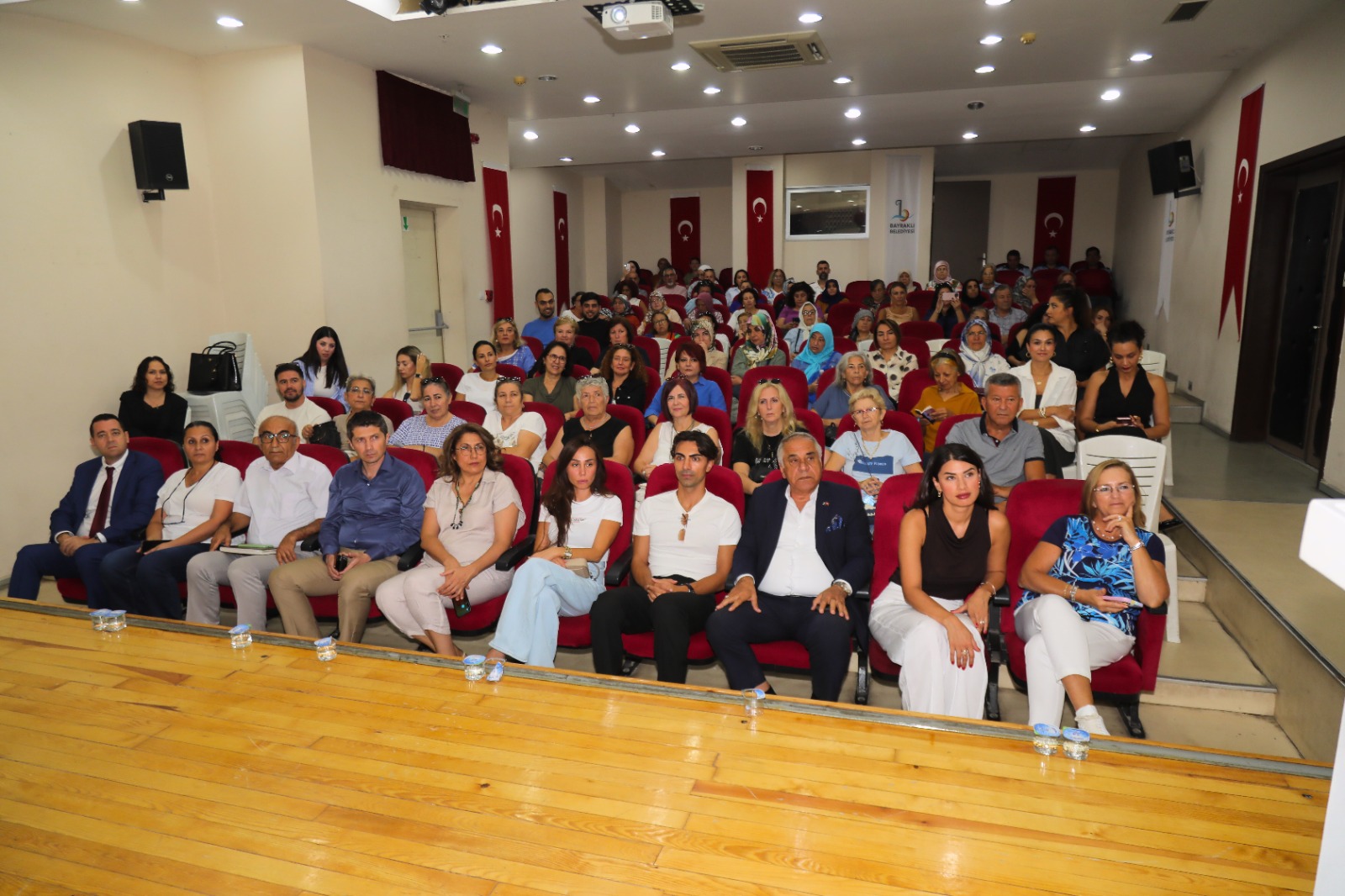 Bayraklı'da Sağlıklı Ve Dengeli Beslenme Semineri (2)