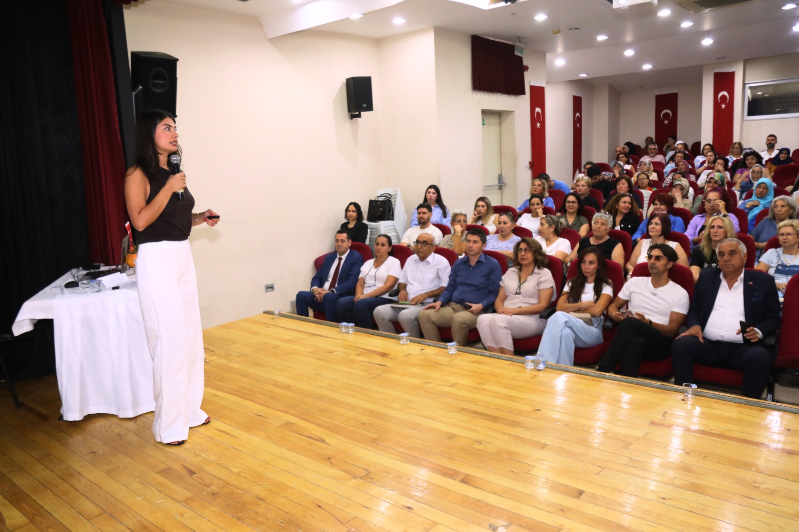 Bayraklı'da Sağlıklı Ve Dengeli Beslenme Semineri (6)