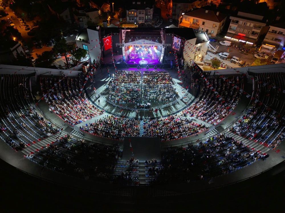 Çeşme Festivali 2025 Coşkuyla Tamamlandı Photo 2025 09 07 23 39 53