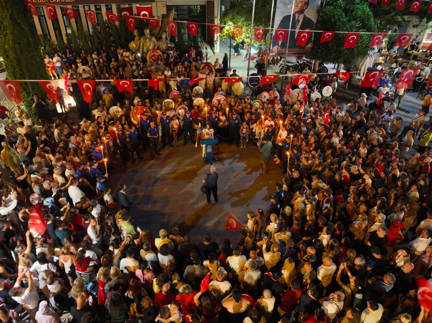 Çeşme’de 30 Ağustos Zafer Bayramı Coşkusu3