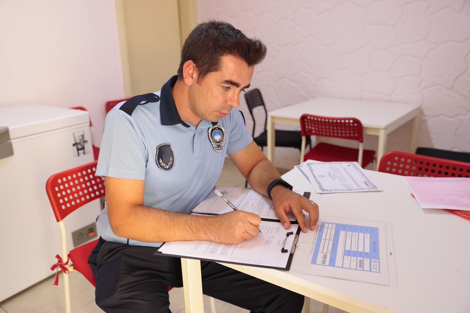 Konak Zabıtasından Okul Kantinlerine Sıkı Denetim (6)