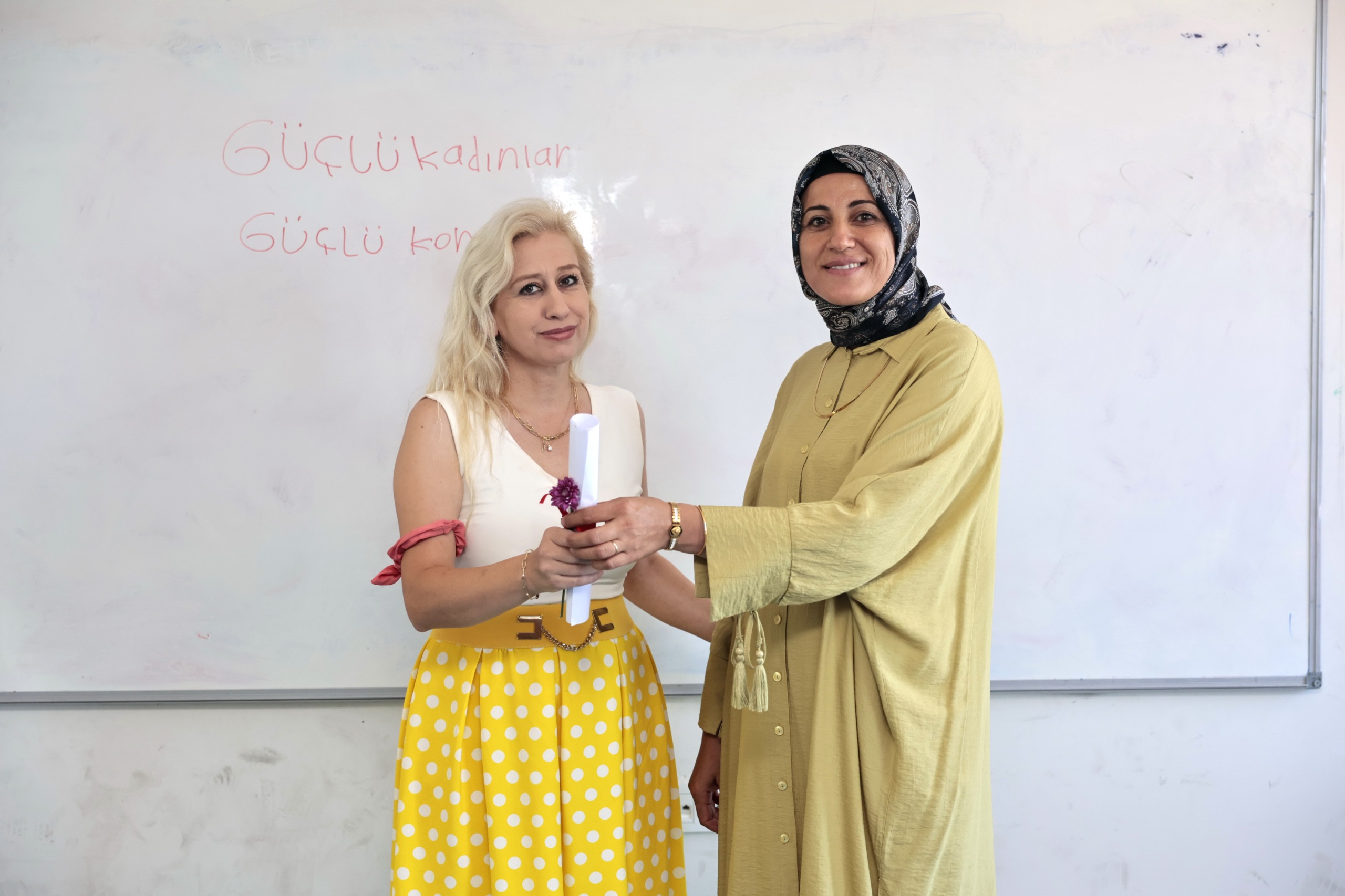 Konak’ta Okur Yazar Kadınların Gurur Günü (2)