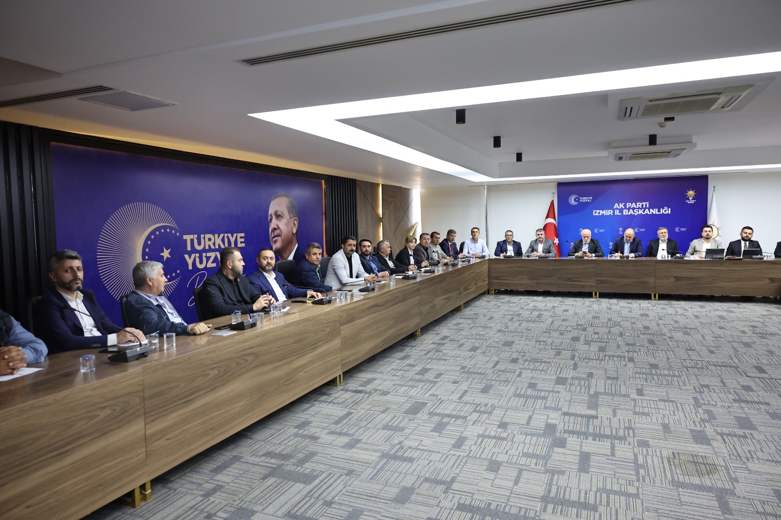 Ak Parti İzmir’den Önemli Zirve 'İzmir’in Sorunlarına Çözüm Arıyoruz' (2)