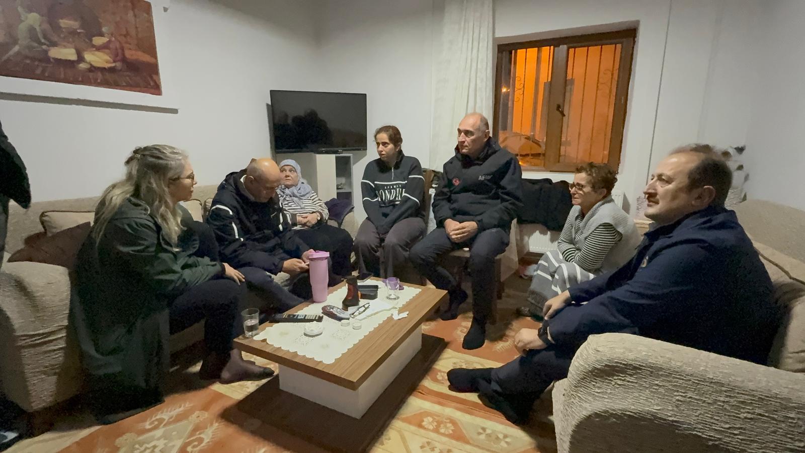 Ak Partili Çankırı Sel Mağduru Aile Ile Görüştü 'Devlet Tüm Imkanları Ile Sahada' (1)