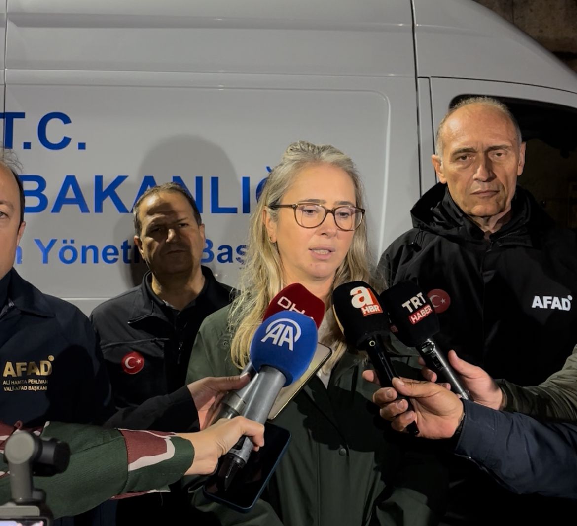 Ak Partili Çankırı Sel Mağduru Aile Ile Görüştü 'Devlet Tüm Imkanları Ile Sahada' (3)