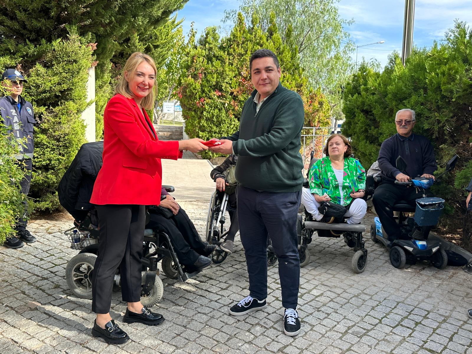 Alaçatı Ek Hizmet Binası’nda 'Kırmızı Bayrak' Gururu (5)