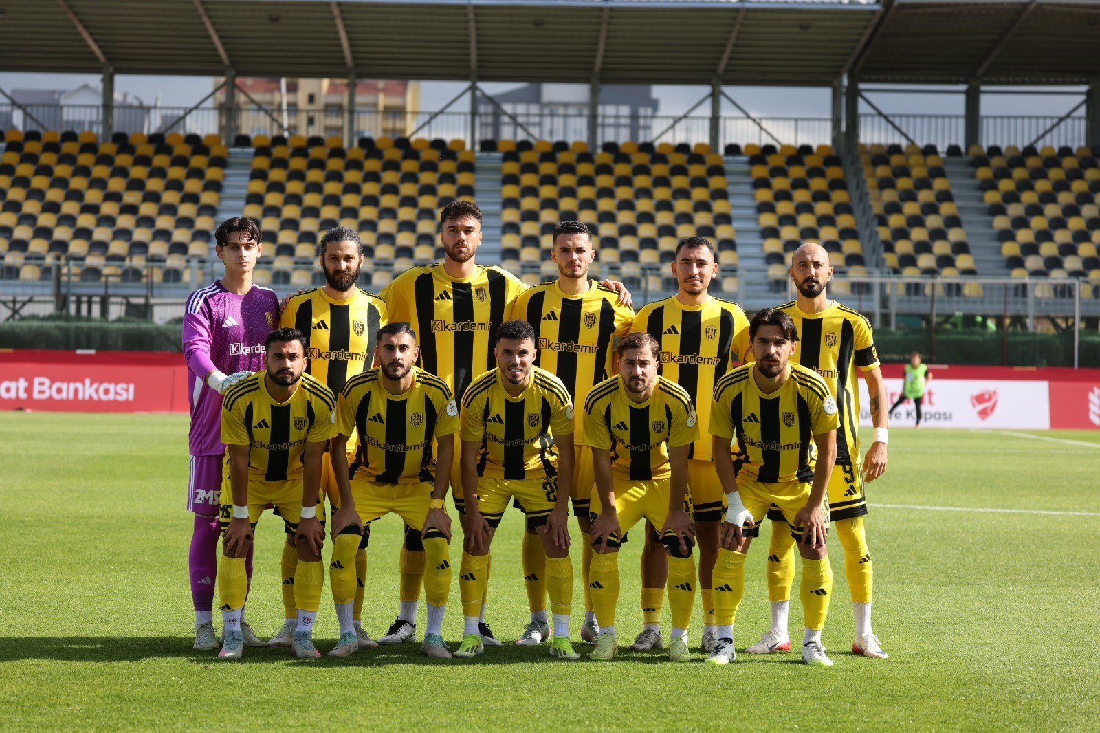 Aliağa Fk Hem Ligde Hem Kupada Doludizgin Ilerliyor (2)