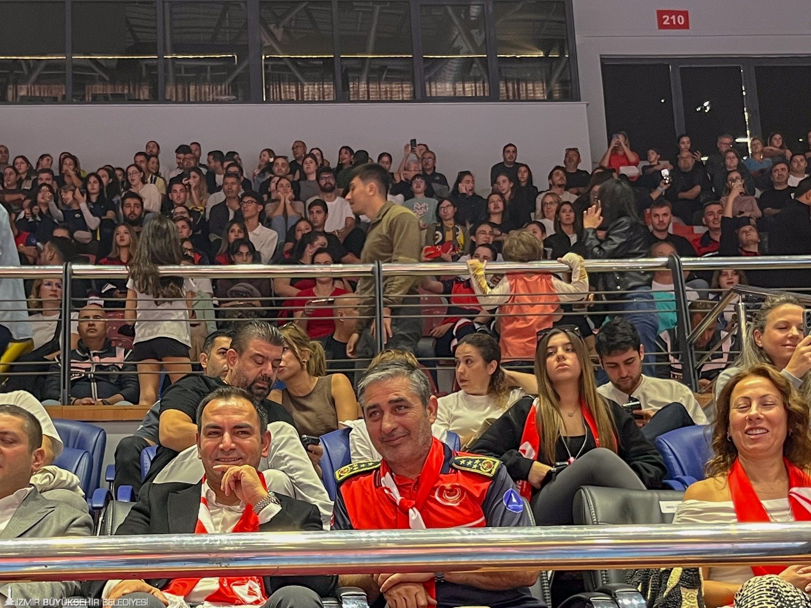 Aras Spor'dan İzmir Itfaiyesine Duygulandıran Jest (2)