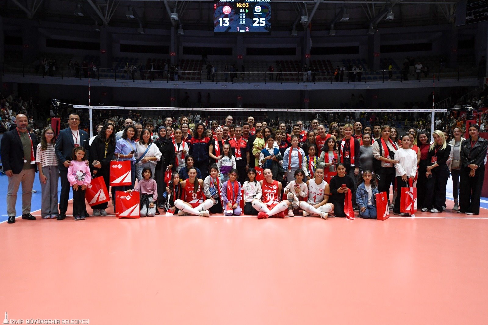 Aras Spor'dan İzmir Itfaiyesine Duygulandıran Jest (3)