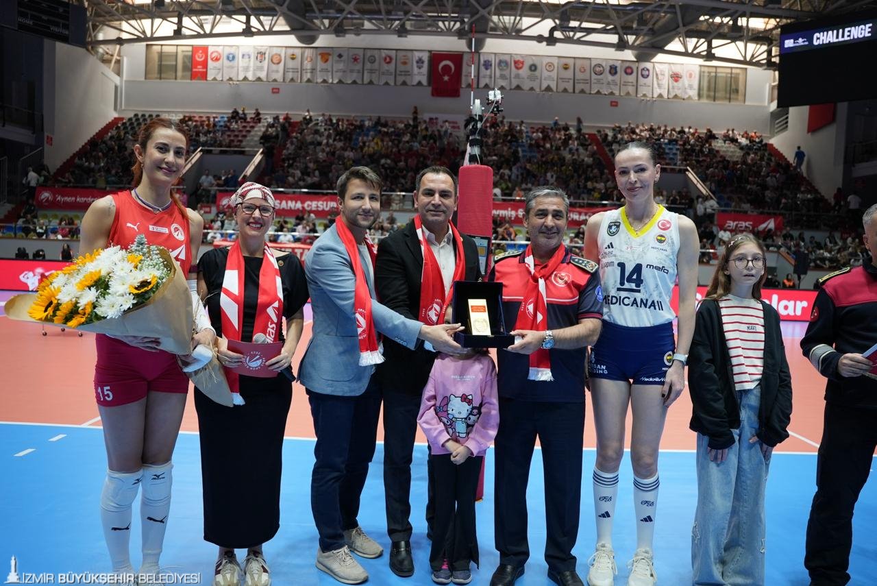 Aras Spor'dan İzmir Itfaiyesine Duygulandıran Jest (7)