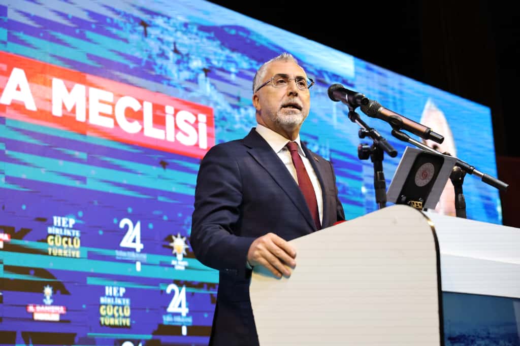 Bakan Işıkhan’dan Chp’ye Sert Sözler 'İzmir Çöp Dağlarıyla Anılıyor'2
