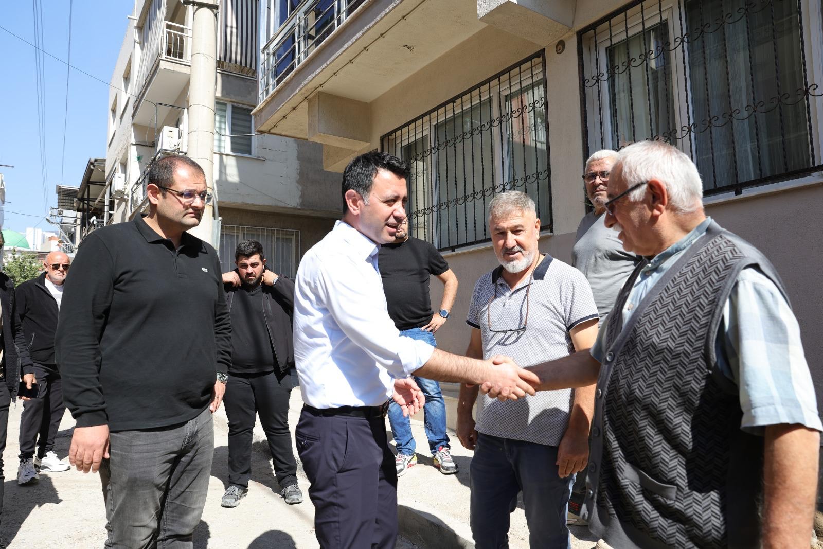 Başkan Önal Sahada Bayraklı Yolları Hızla Yenileniyor (7)