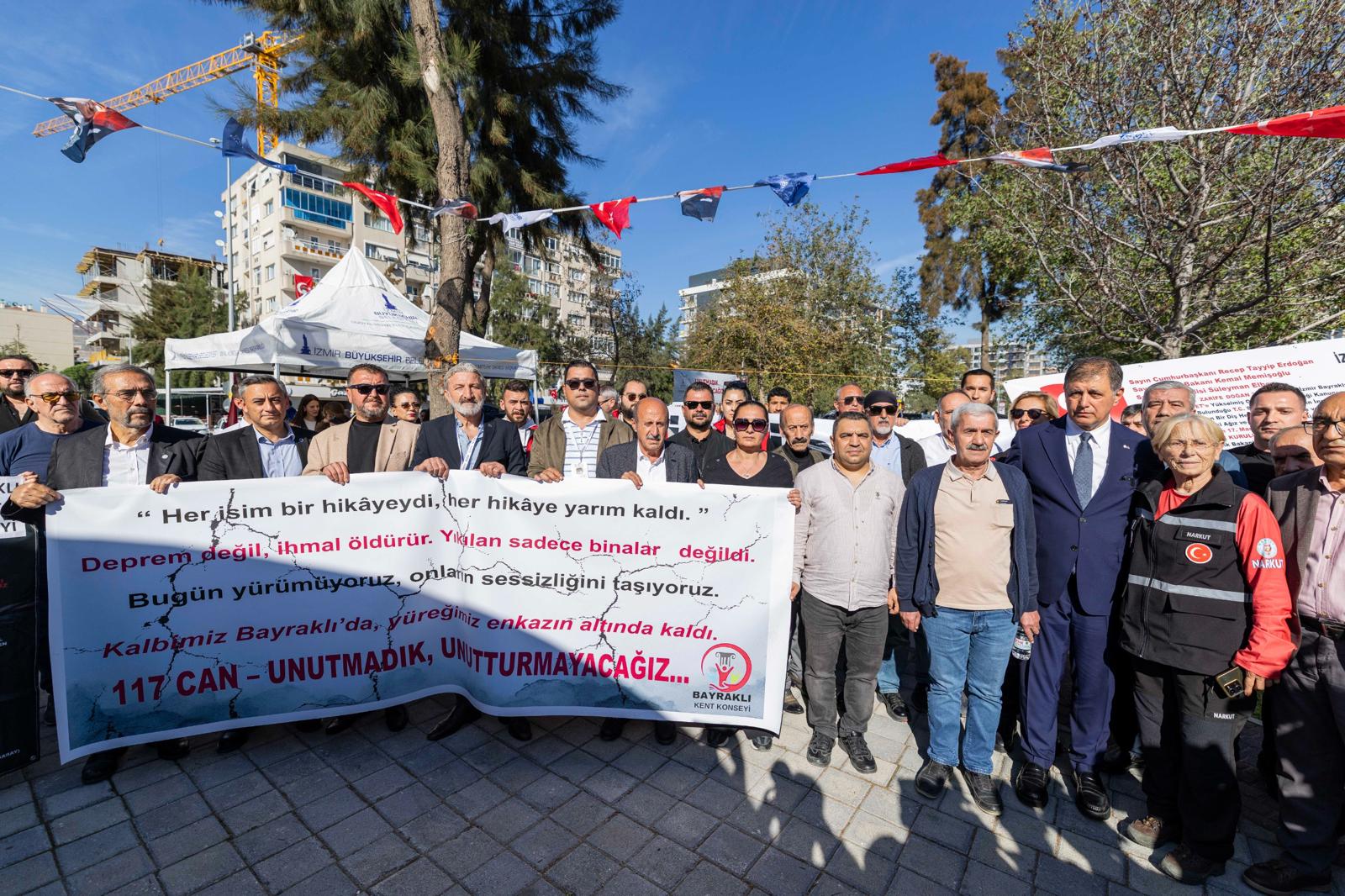 Başkan Tugay 'Depremin Siyaseti Olmaz, Vicdanla Konuşacağız' (10)