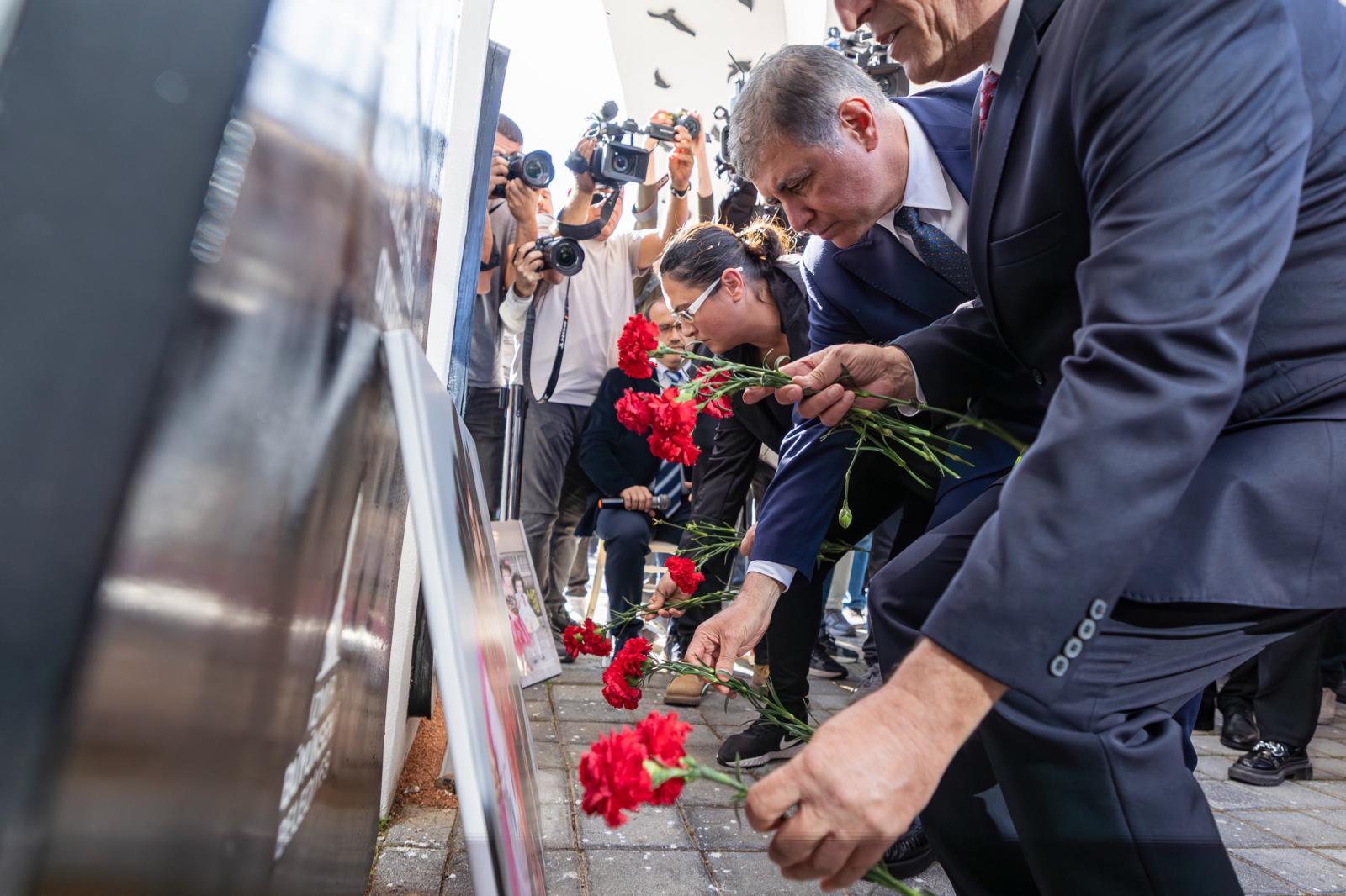 Başkan Tugay 'Depremin Siyaseti Olmaz, Vicdanla Konuşacağız' (12)