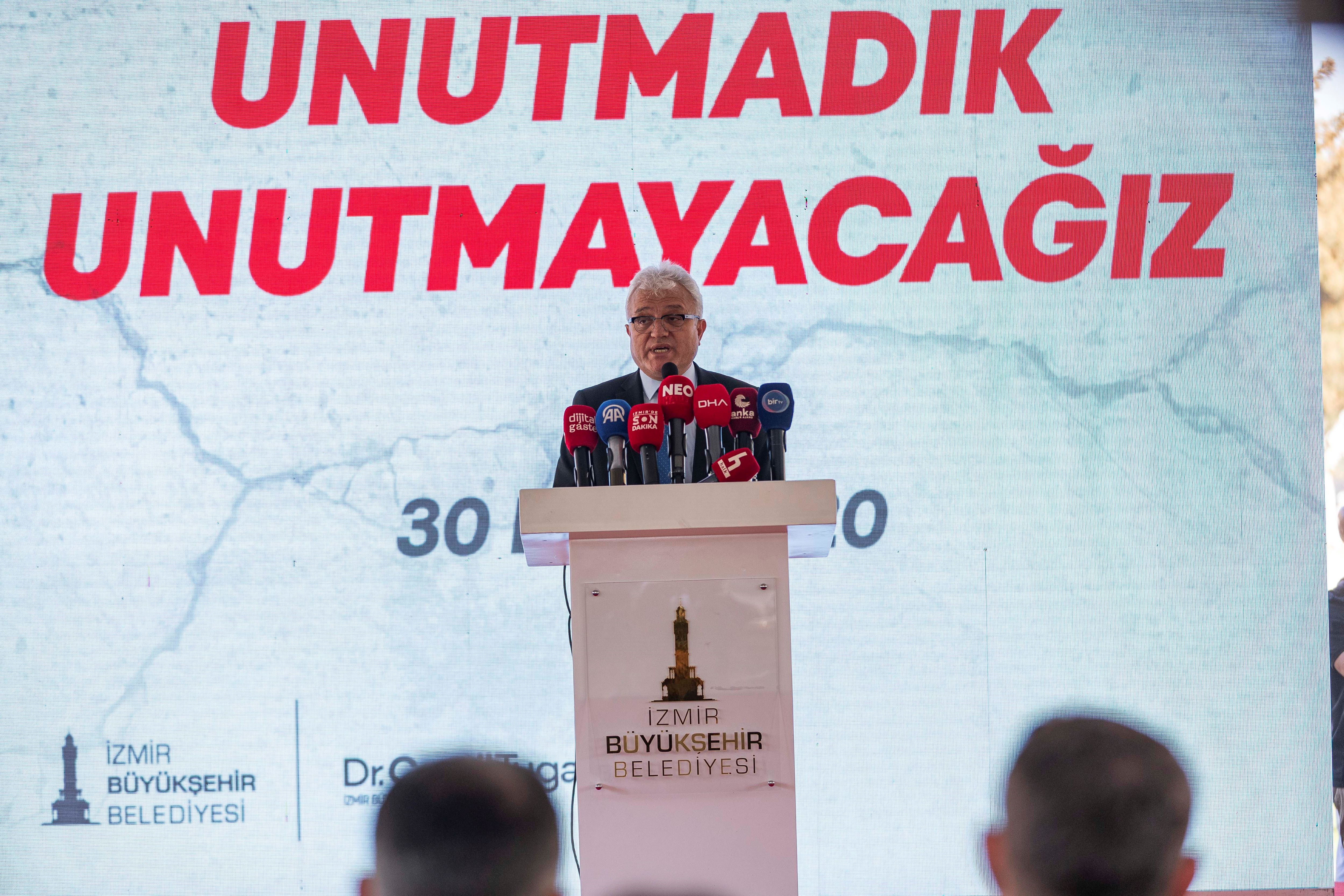 Başkan Tugay 'Depremin Siyaseti Olmaz, Vicdanla Konuşacağız' (3)