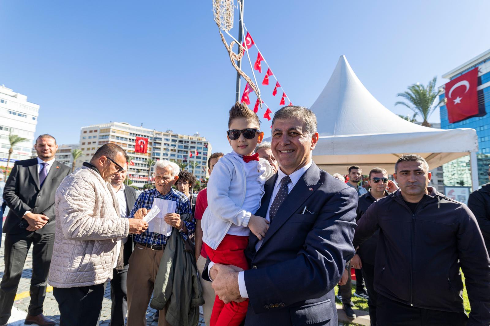 Başkan Tugay’dan 29 Ekim Mesajı 'Kimse Bu Ülkeyi Demokrasiden Uzaklaştıramaz' (10)