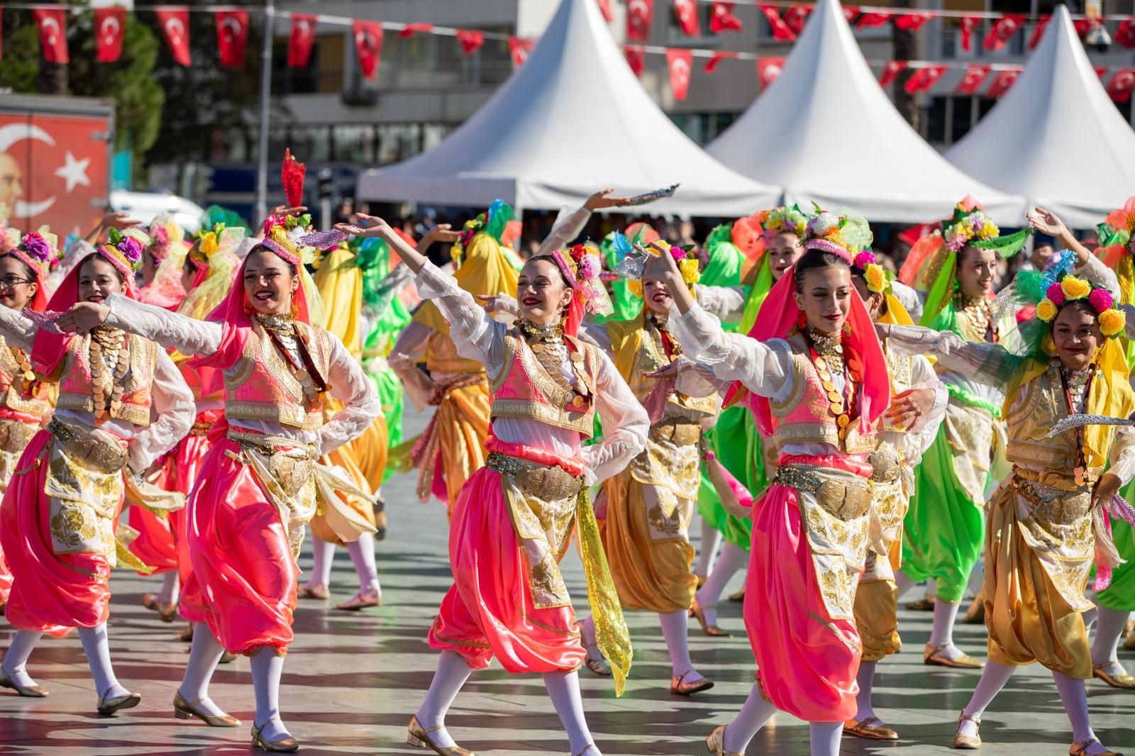 Başkan Tugay’dan 29 Ekim Mesajı 'Kimse Bu Ülkeyi Demokrasiden Uzaklaştıramaz' (2)
