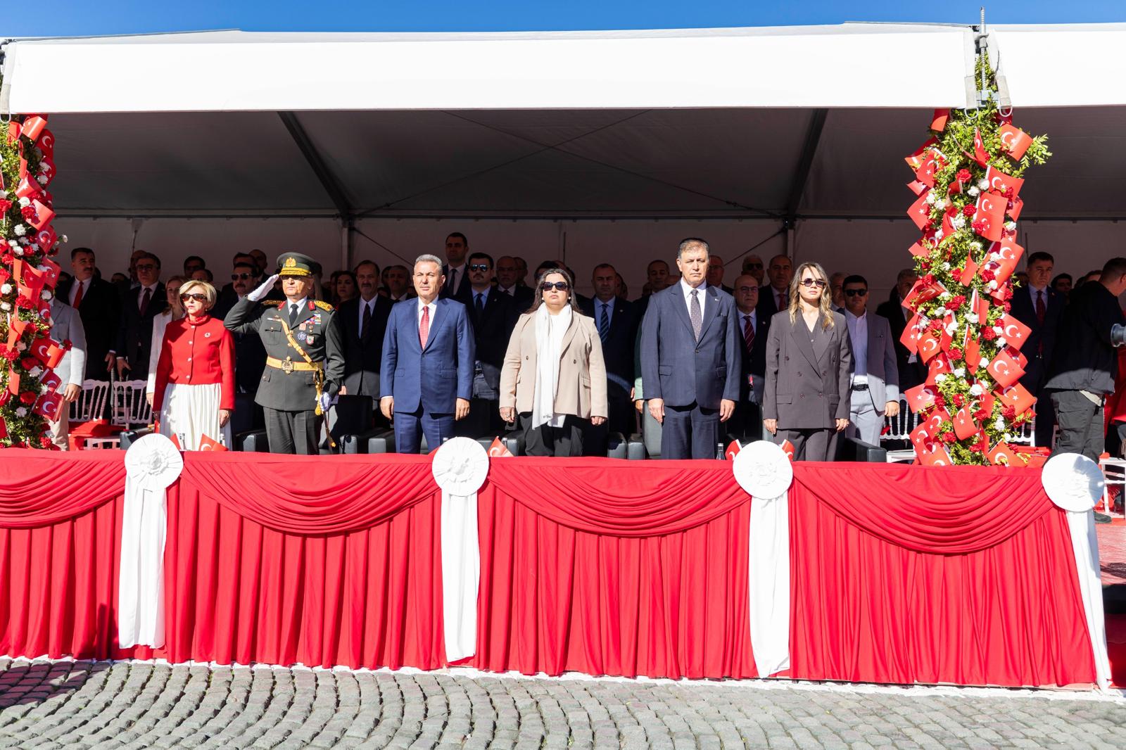 Başkan Tugay’dan 29 Ekim Mesajı 'Kimse Bu Ülkeyi Demokrasiden Uzaklaştıramaz' (4)