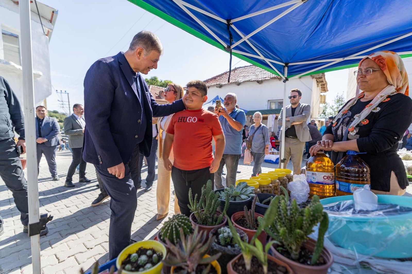 Başkan Tugay’dan Zeytin Festivali’nde Güçlü Mesaj 'Asla Yalnız Değilsiniz' (16)