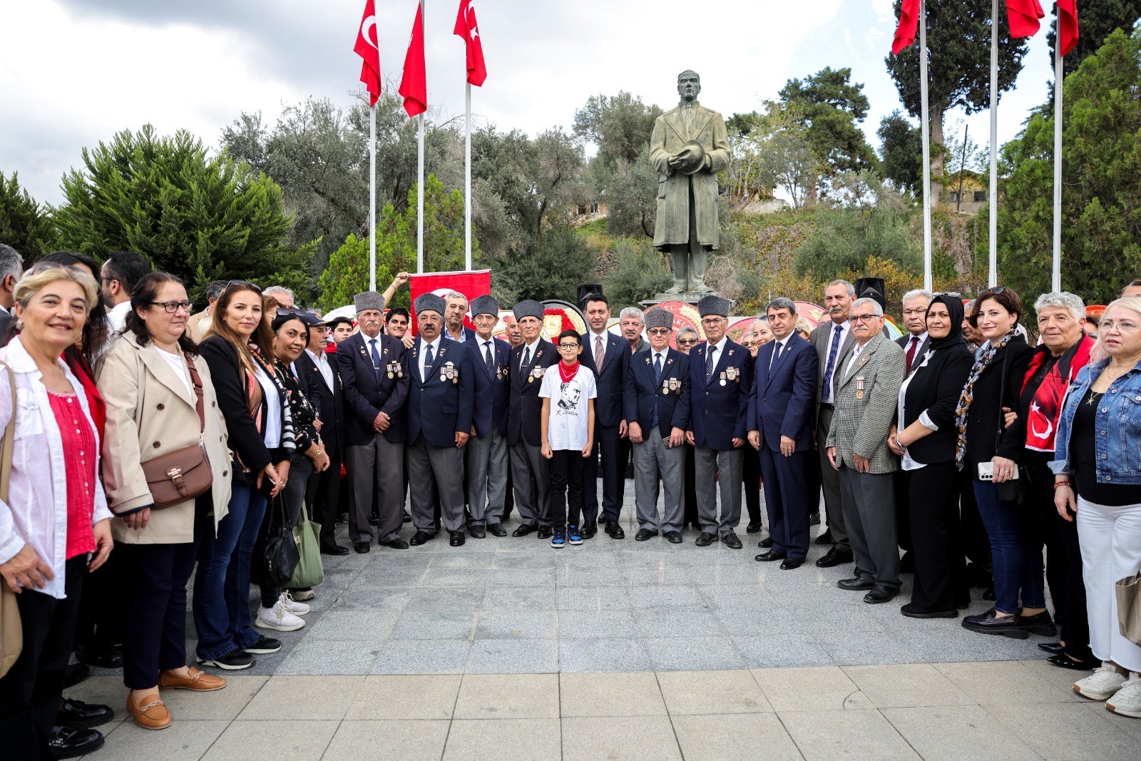 Bayraklı’da 29 Ekim Coşkusu Cumhuriyet’in 102. Yılı Kutlandı (10)