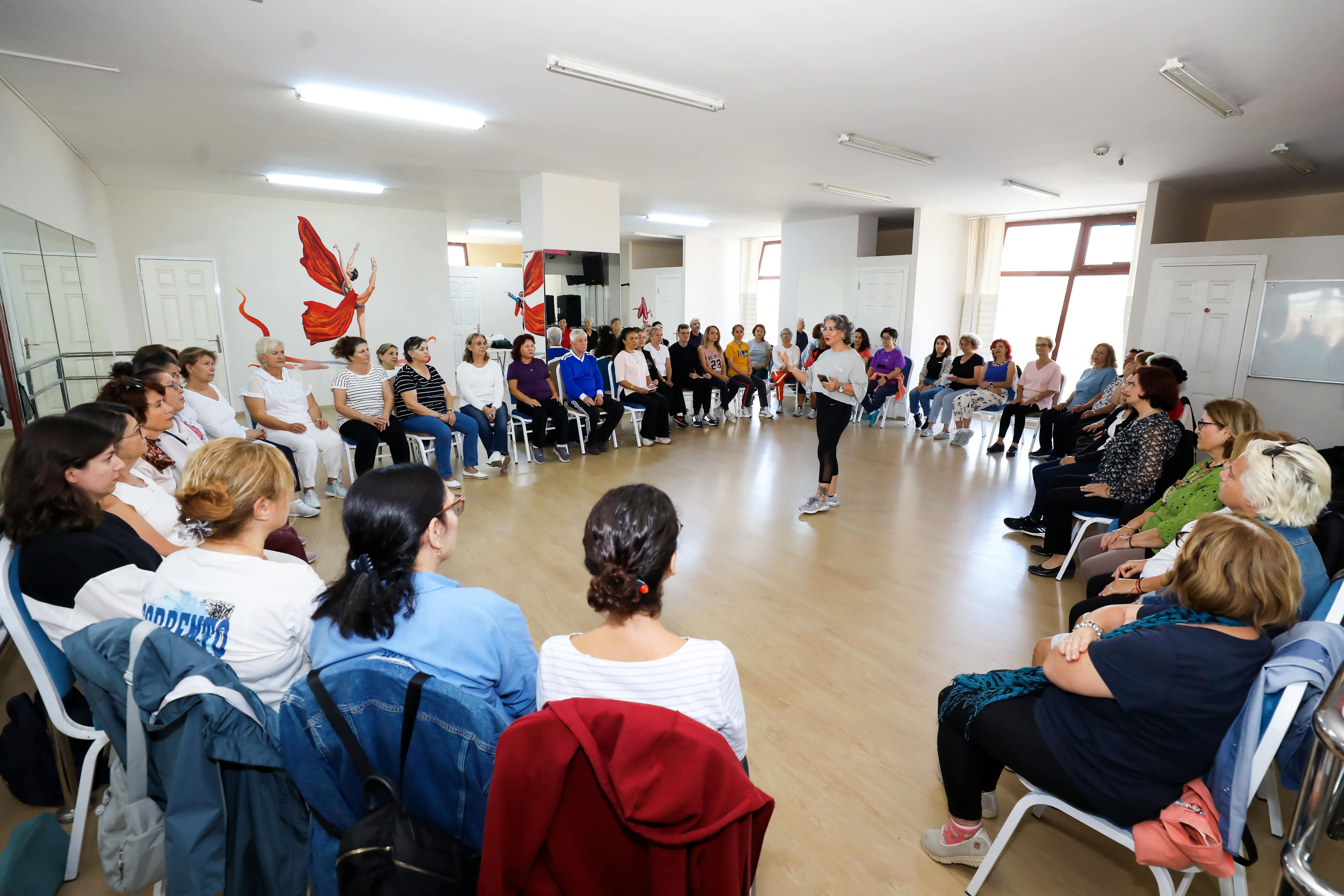 Bedenin Şifası Kahkahada Narlıdere Belediyesi’nden Farkındalık Etkinliği (4)