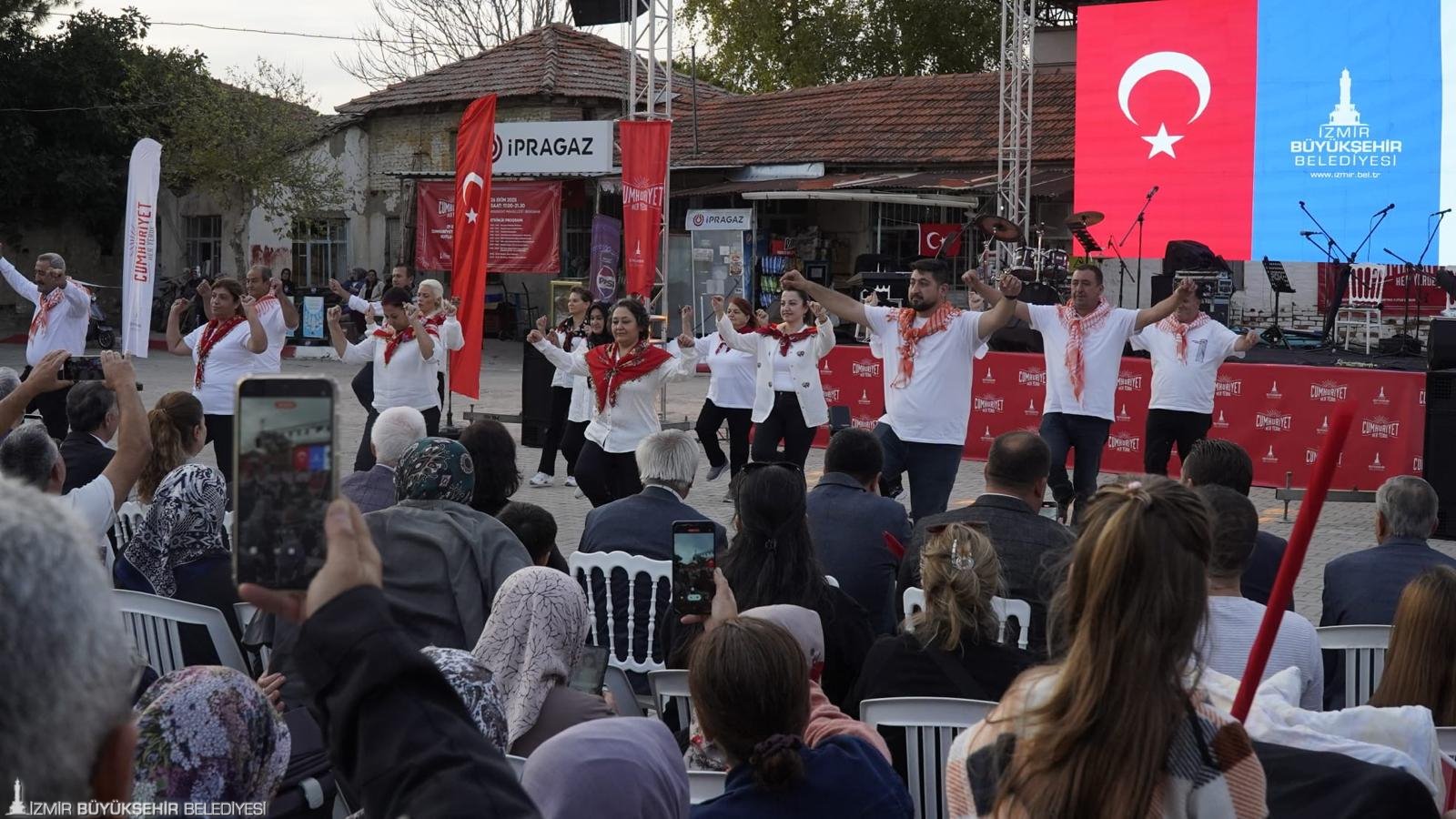 Bergama’da Cumhuriyet Coşkusu 'Cumhuriyet Kolay Kurulmadı' (2)