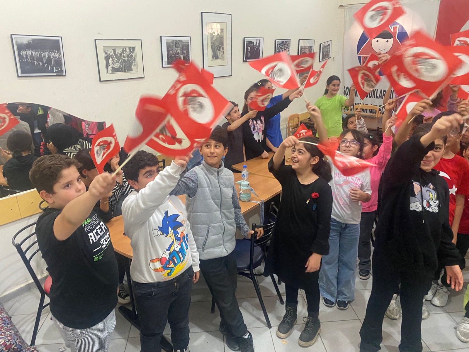 Bir Hafta Boyunca Cumhuriyet Coşkusu 'Cumhuriyet Her Yerde'nin Son Durağı Dikili Ve Selçuk (2)