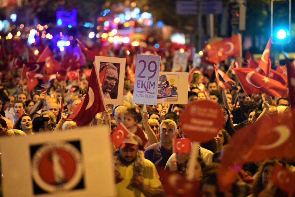 Bornova’da Cumhuriyet Bayramı Coşkusu Sevcan Orhan’la Yaşanacak (1)-1