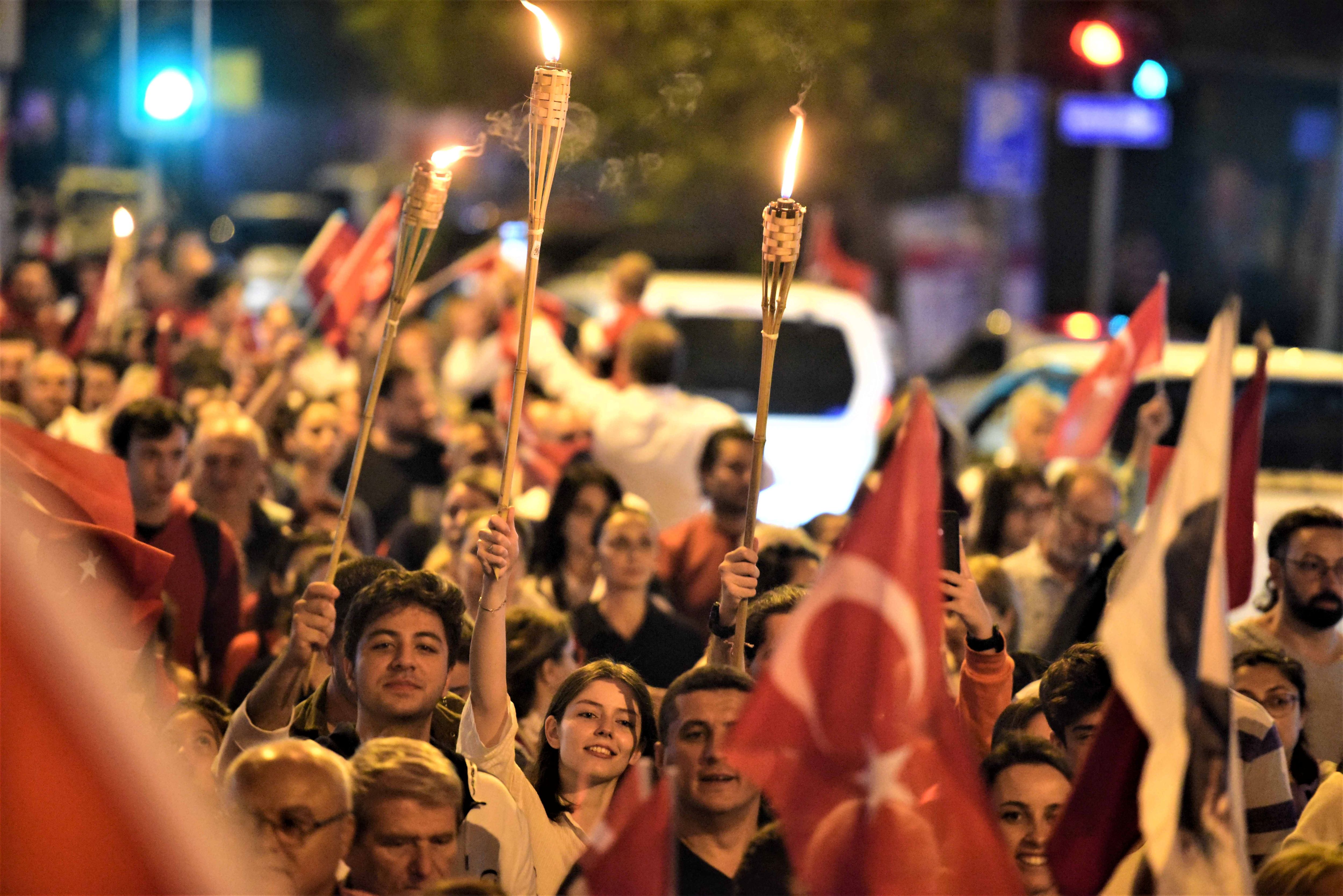Bornova’da Cumhuriyet Bayramı Coşkusu Sevcan Orhan’la Yaşanacak (2)-1