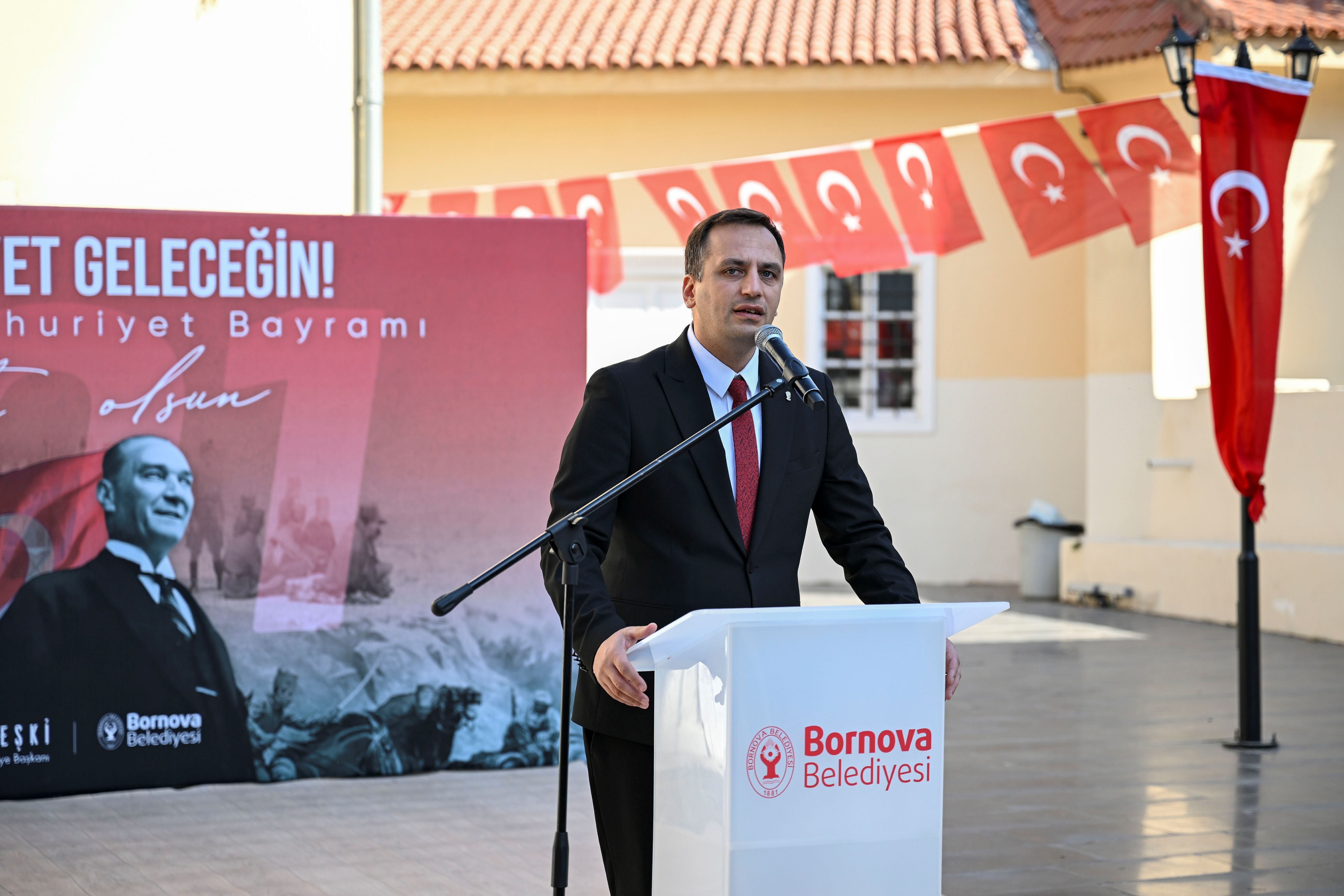 Bornova’da Cumhuriyet Bayramı Coşkusu Sevcan Orhan’la Yaşanacak (4)