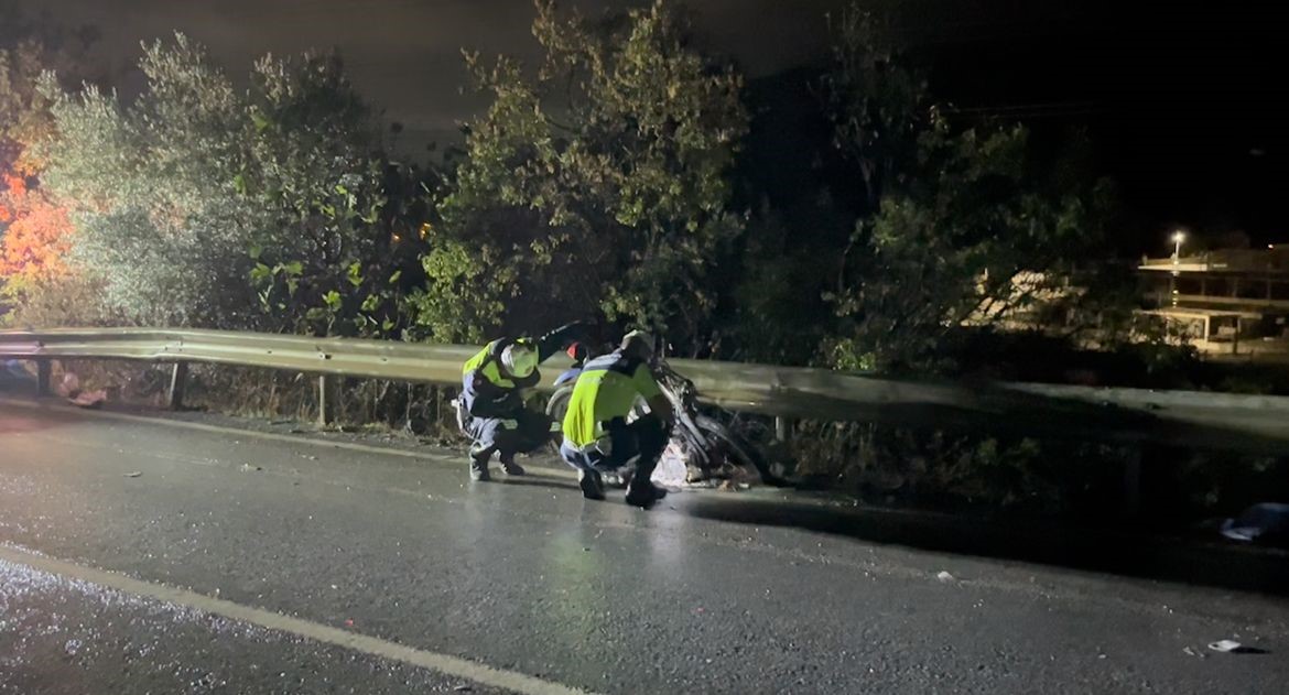Bornova’da Feci Kaza! Elektrikli Bisiklet Hurdaya Döndü 2 Ölü (4)