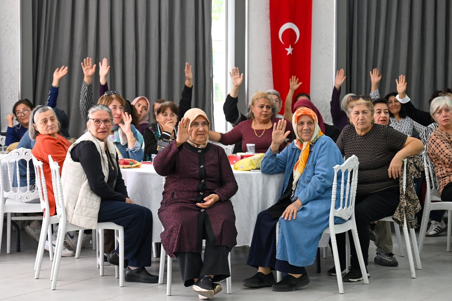 Bornova’da Kadın Çiftçiler Geleceğe Umut Ekiyor (7)