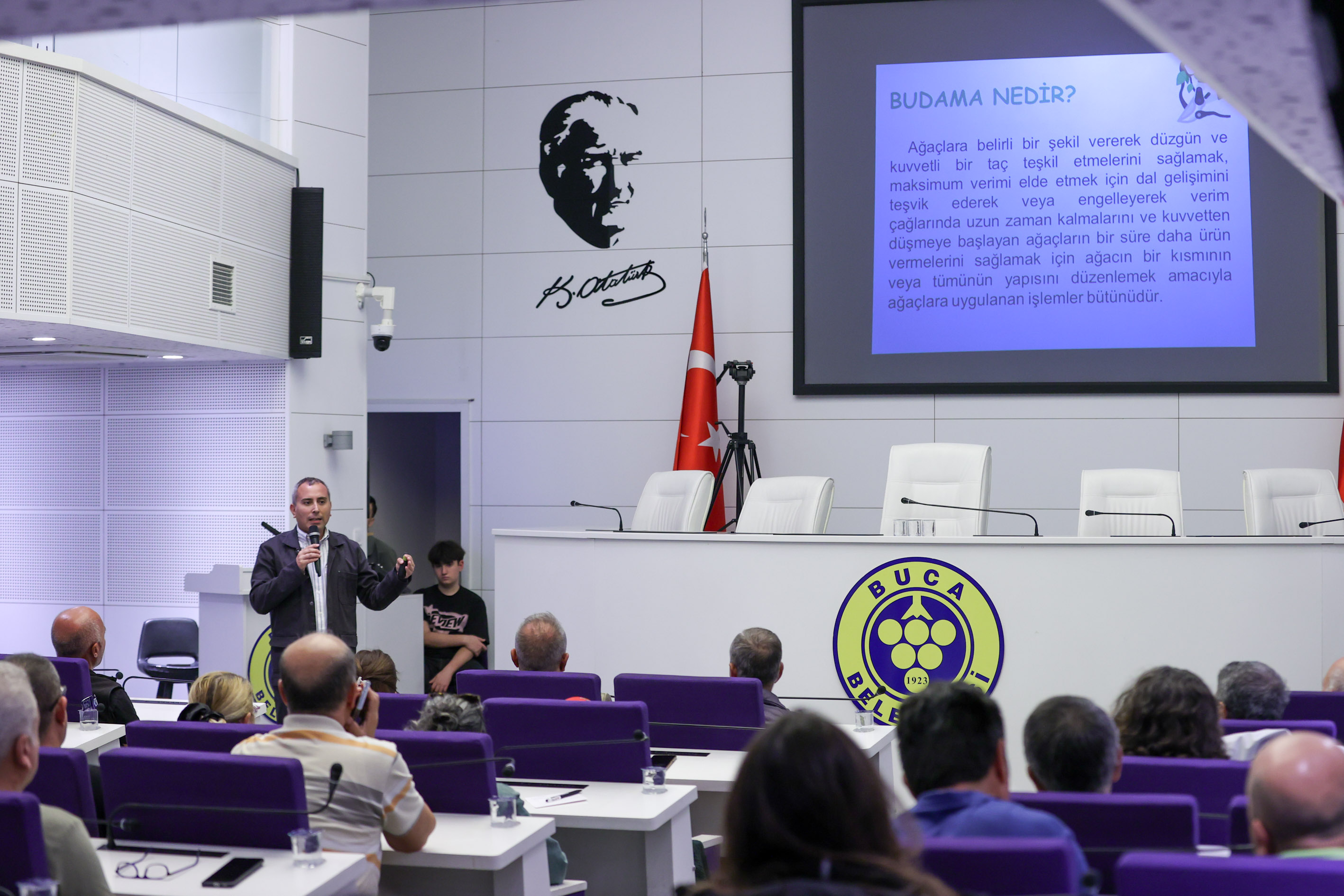 Buca Belediyesi’nden Zeytin Üreticilerine Budama Eğitimi (4)