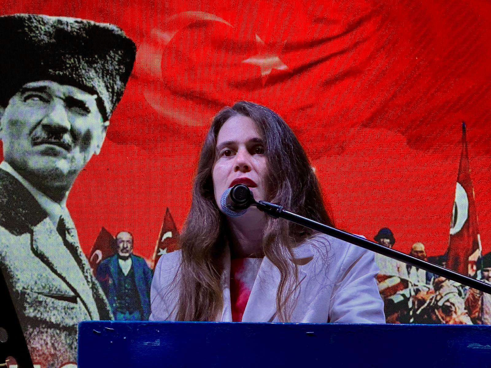 Çeşme’de Cumhuriyet Bayramı Coşkusu Fener Alayı İle Doruğa Ulaştı (1)