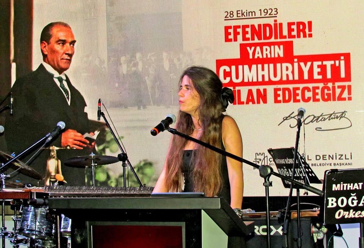 Çeşme’de Cumhuriyet Resepsiyonu Düzenlendi (4)