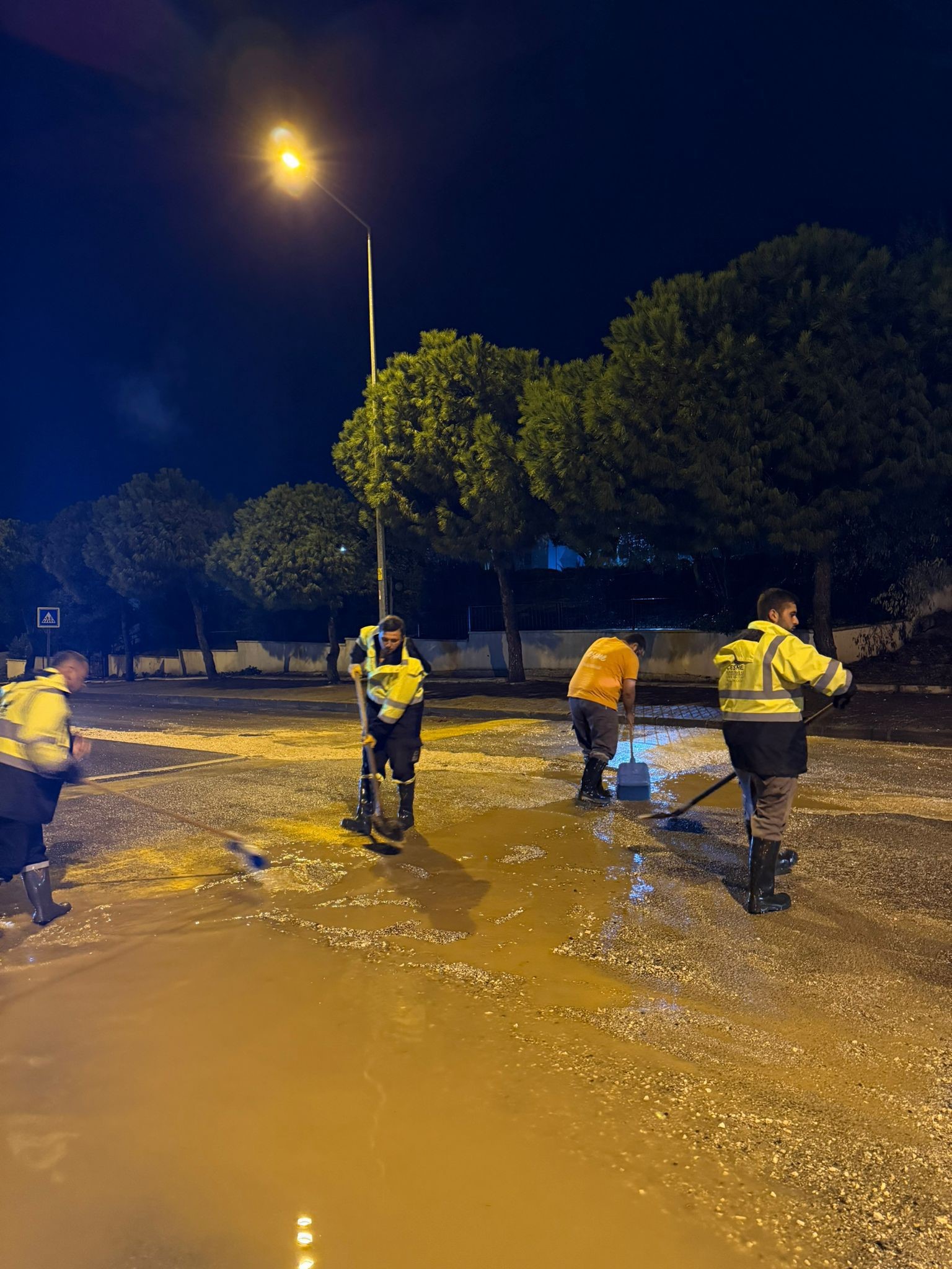 Çeşme’de Sağanak Yağış Hayatı Felç Etti (2)